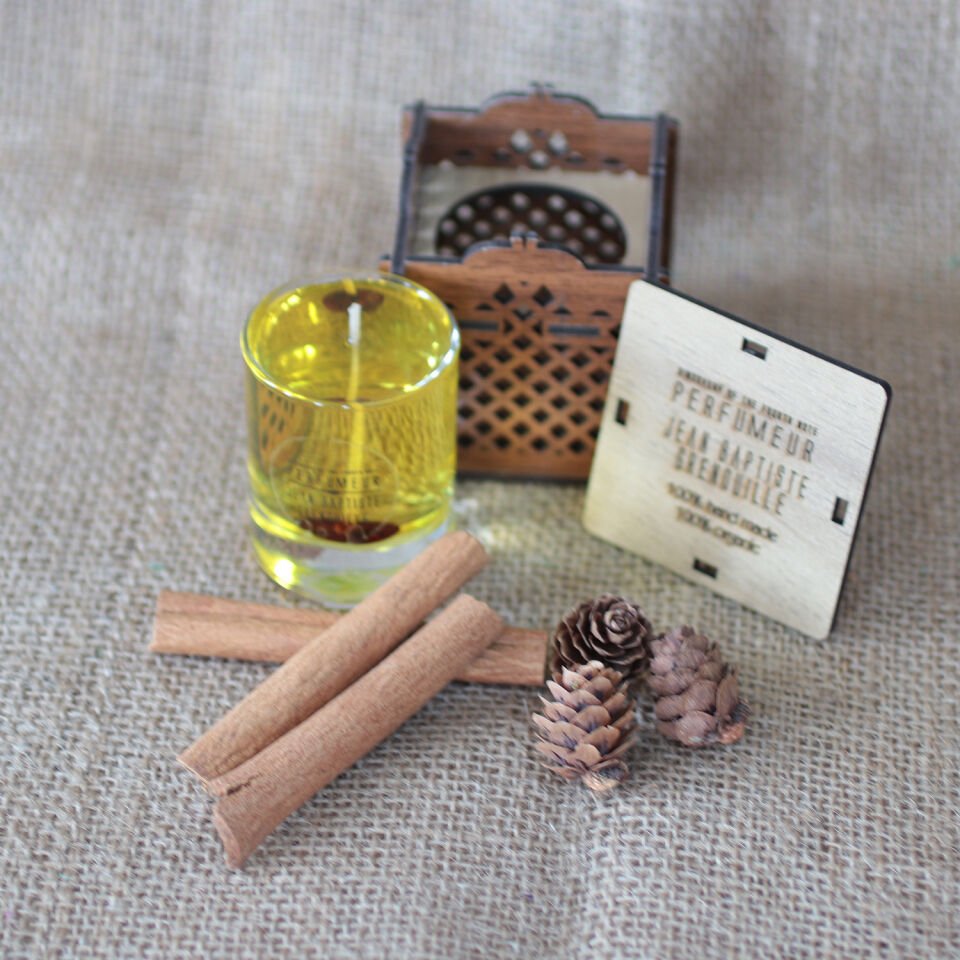 Jean Baptiste Grenouille 60 ml Dekoratif Şeffaf Mum Deep Love